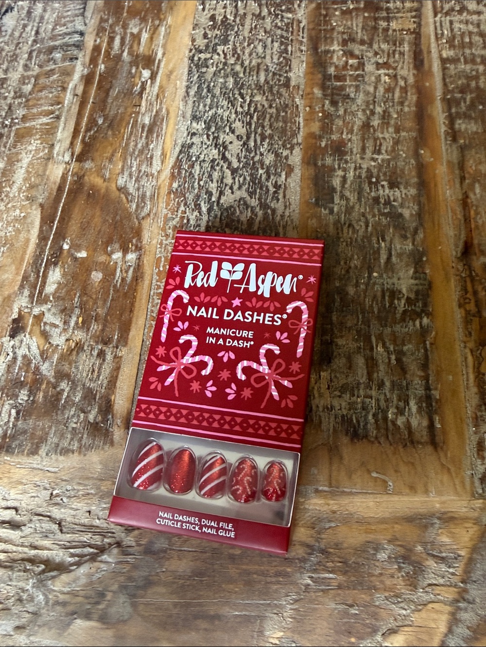 Candy cane kisses, Kellee Red Aspen nail dashes short Almond